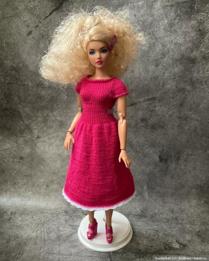 Вязаные платья для кукол — Одежда и обувь для кукол своими руками: фото (фото 9)