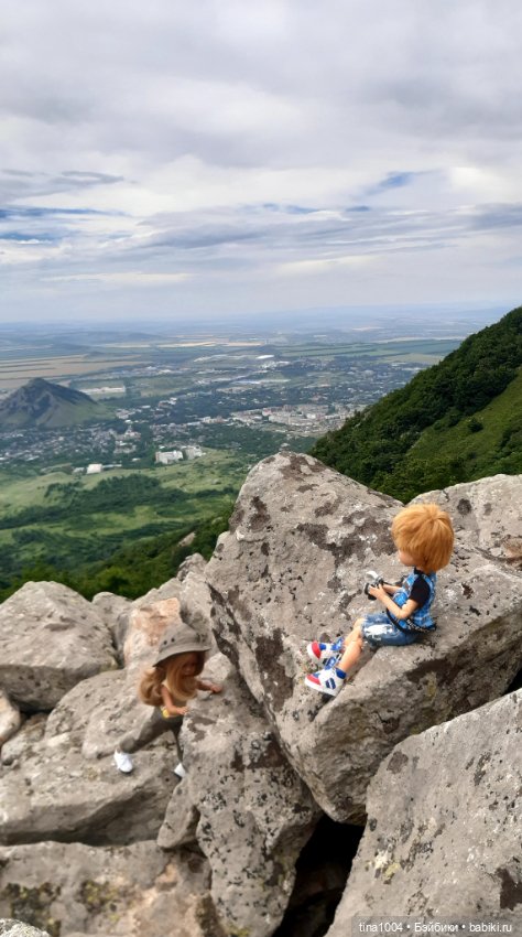 ИЗ ЖИЗНИ КУКОЛ Как они отдыхают (фото 5)