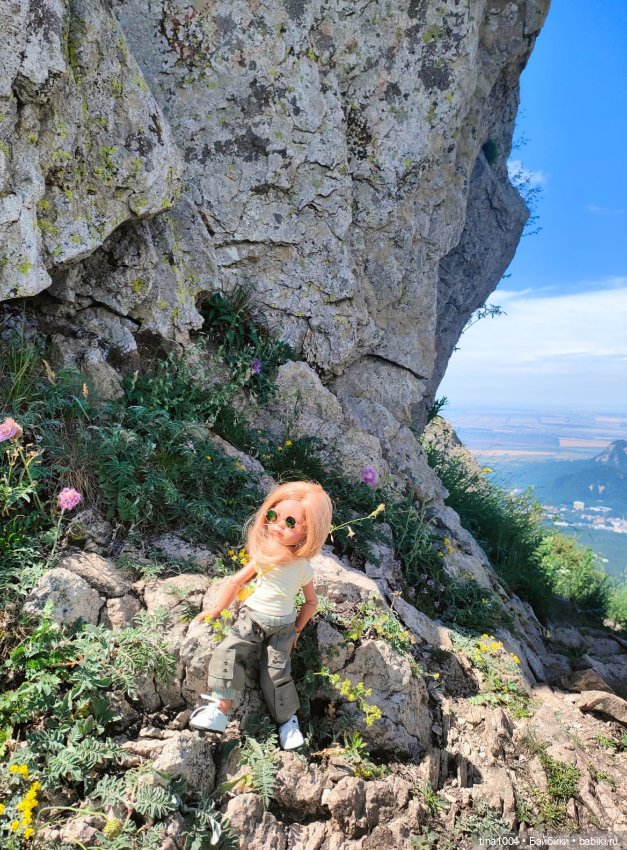 ИЗ ЖИЗНИ КУКОЛ Как они отдыхают