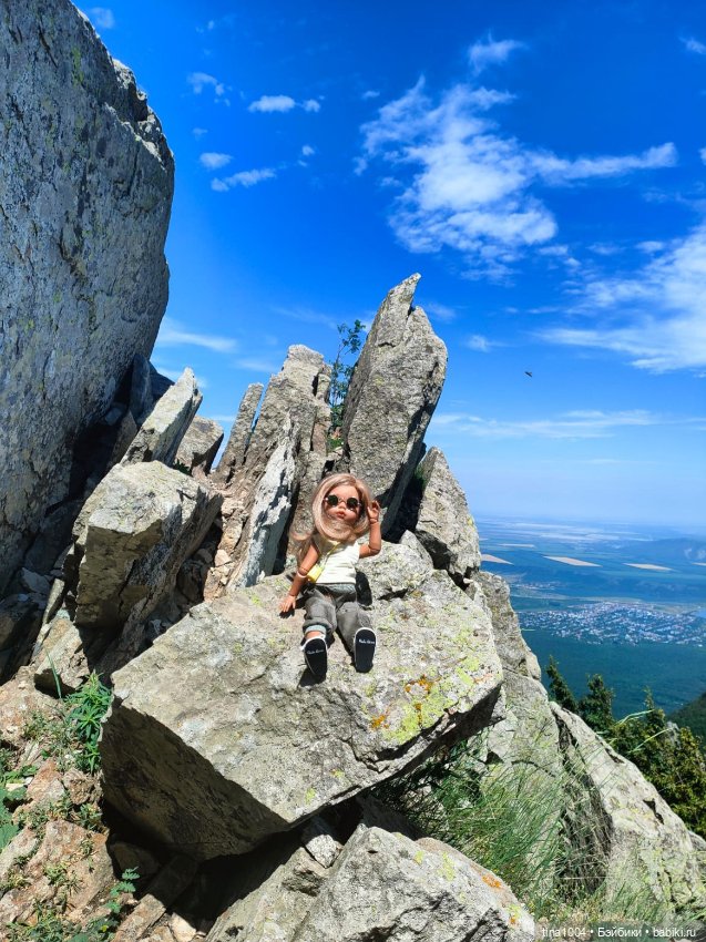 ИЗ ЖИЗНИ КУКОЛ Как они отдыхают