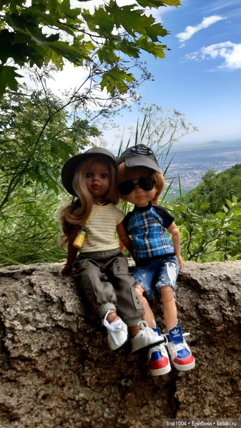 ИЗ ЖИЗНИ КУКОЛ Как они отдыхают