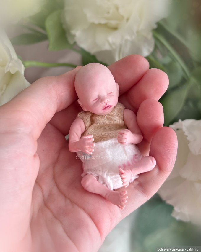 Куклы младенцы. Миниатюра из полимерной глины (фото 5)