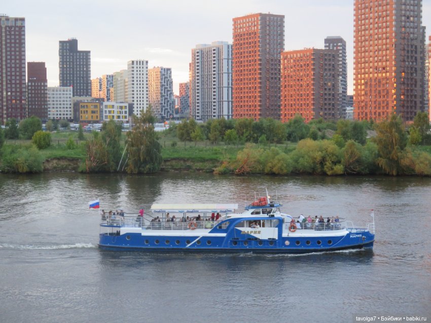 Катринас-Мария и Мёрдок следят за порядком в городе