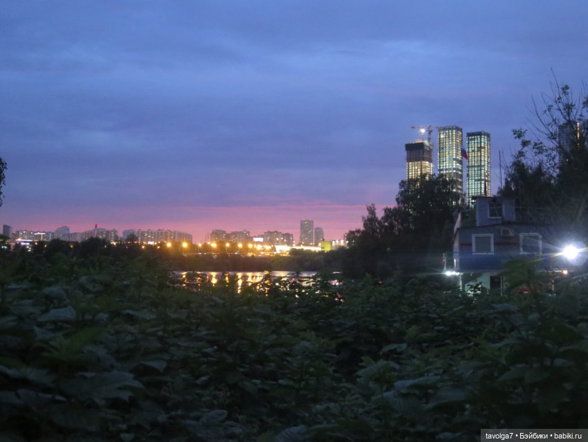 Катринас-Мария и Мёрдок следят за порядком в городе