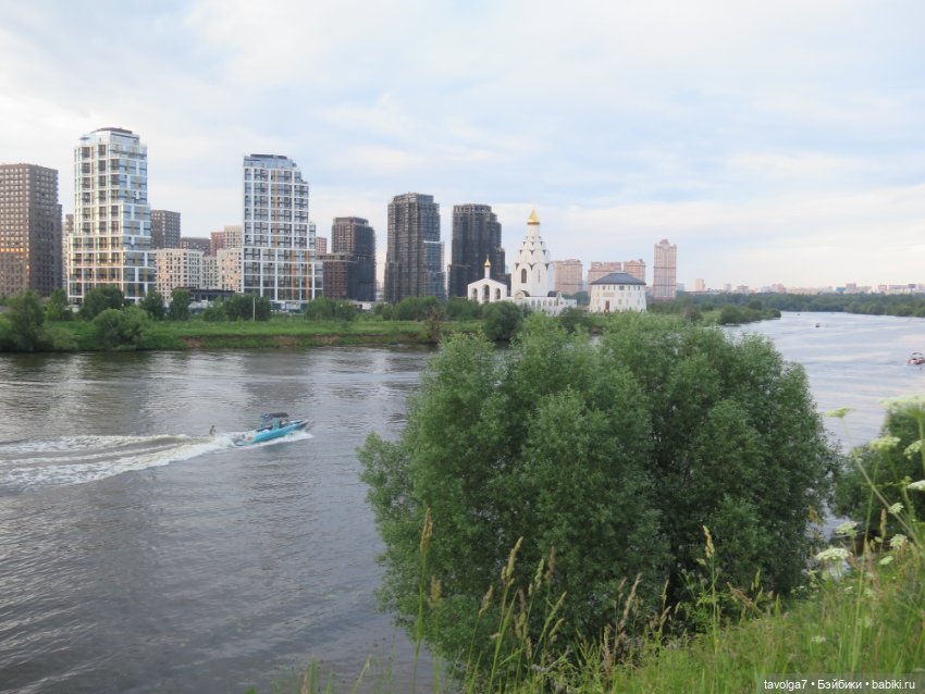 Катринас-Мария и Мёрдок следят за порядком в городе (фото 4)