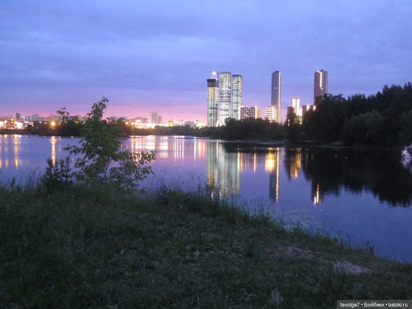 Катринас-Мария и Мёрдок следят за порядком в городе