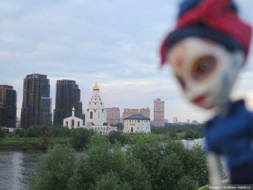 Катринас-Мария и Мёрдок следят за порядком в городе (фото 7)