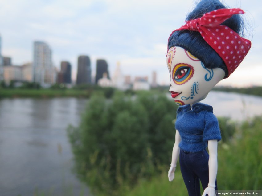 Катринас-Мария и Мёрдок следят за порядком в городе (фото 5)