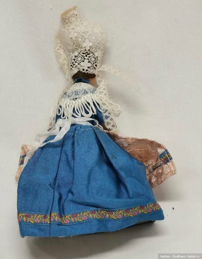 Бретань / Франция. Куклы в национальных бретонских костюмах (фото 10)