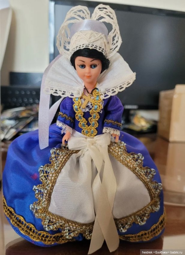 Бретань / Франция. Куклы в национальных бретонских костюмах (фото 9)