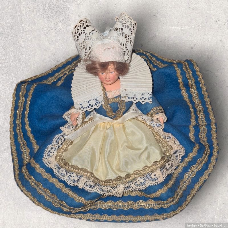 Бретань / Франция. Куклы в национальных бретонских костюмах