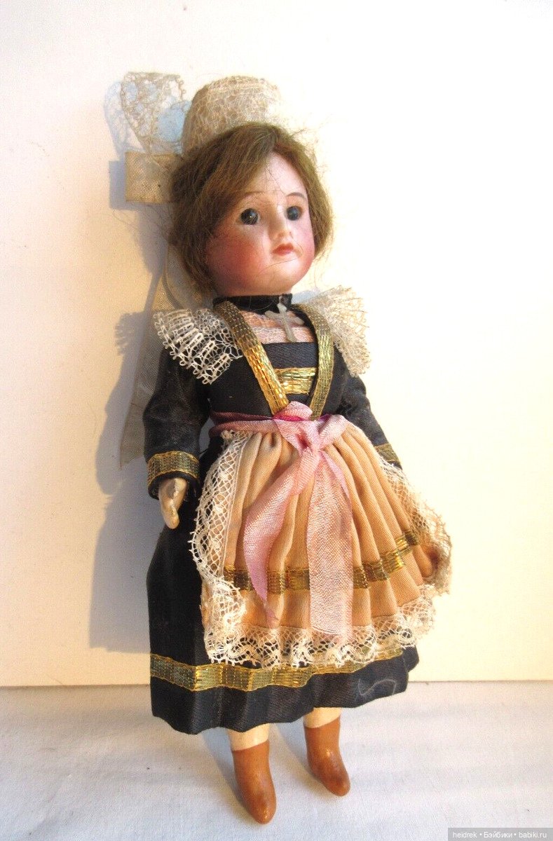 Бретань / Франция. Куклы в национальных бретонских костюмах