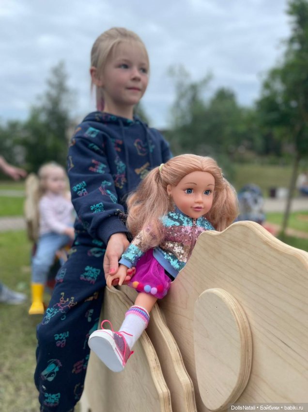 Исполнение мечты — Коллекции игровых кукол (Playline): фото полок (фото 3)