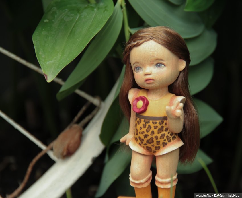 Деревянная кукла, идеально сочетающаяся с жарким летом (фото 2)