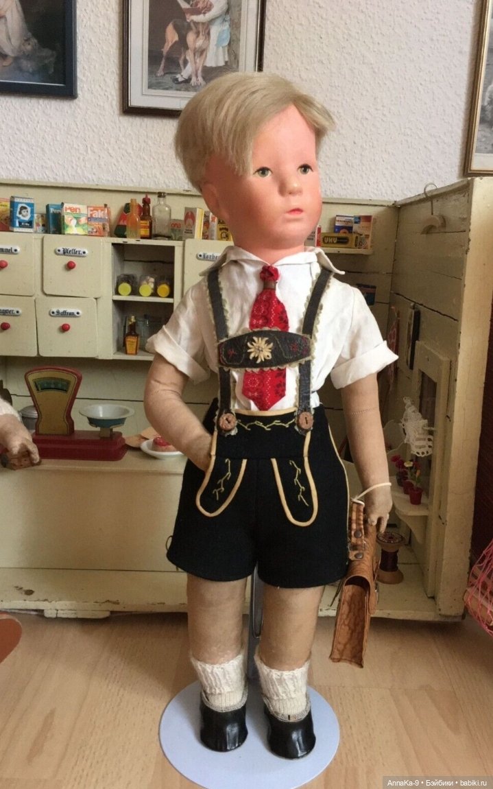 Вязанные наряды и костюмчики на антикварных кукол мальчиков