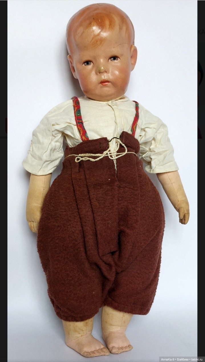 Вязанные наряды и костюмчики на антикварных кукол мальчиков