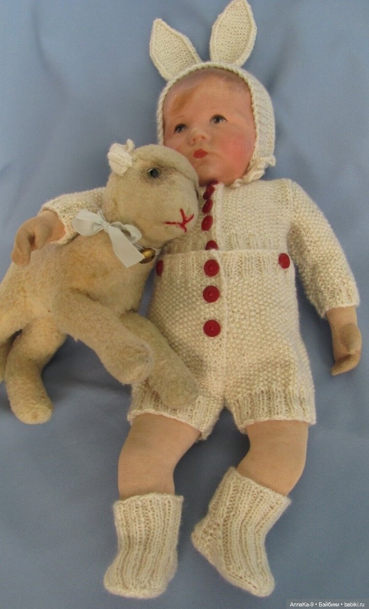 Вязанные наряды и костюмчики на антикварных кукол мальчиков