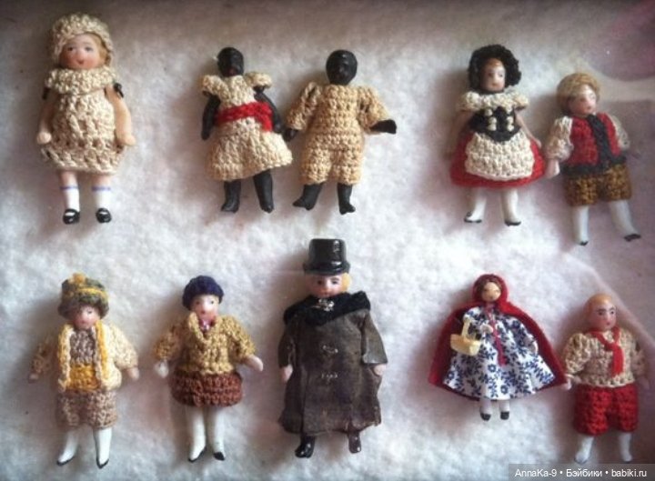 Вязанные наряды для миниатюрных антикварных кукол