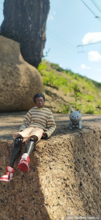 Мальчик не отсюда (Miles Morales) (фото 4)