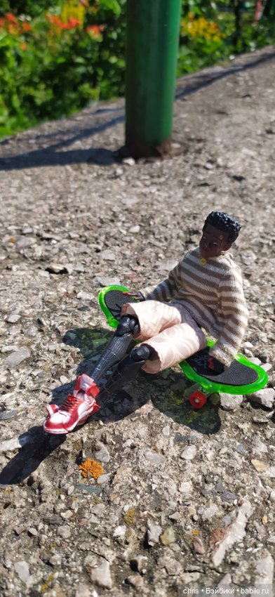 Мальчик не отсюда (Miles Morales) (фото 9)