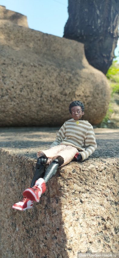 Мальчик не отсюда (Miles Morales) (фото 3)