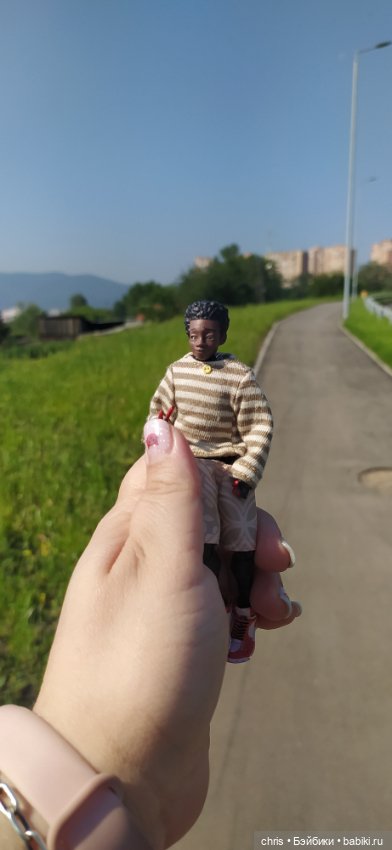 Мальчик не отсюда (Miles Morales) (фото 8)