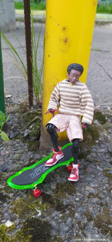 Мальчик не отсюда (Miles Morales)