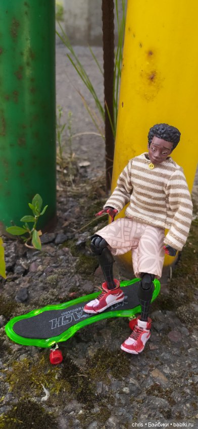 Мальчик не отсюда (Miles Morales) (фото 10)