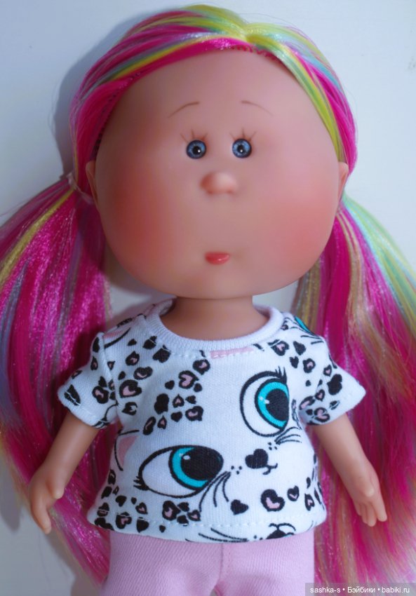 Срочно одела Мини-Мий — Куклы Nines d'Onil (Нинес): Миа (Mia) (фото 4)