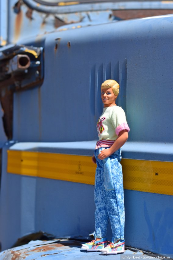 На машине — Коллекции игровых кукол (Playline): фото полок (фото 2)