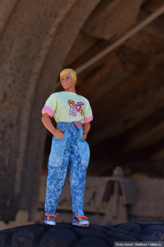 На машине — Коллекции игровых кукол (Playline): фото полок