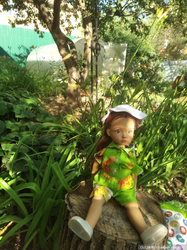 На даче, Светочка с цветочками