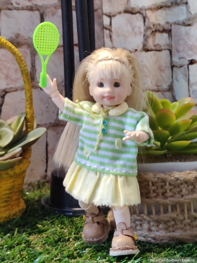 Диля и Лиля на детской площадке Синематографа