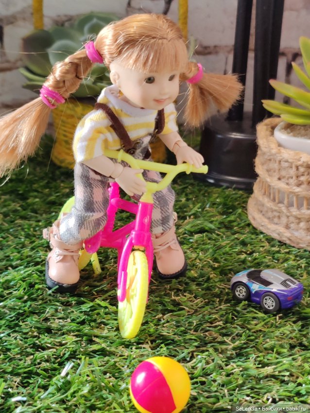 Диля и Лиля на детской площадке Синематографа (фото 6)