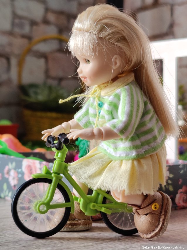 Диля и Лиля на детской площадке Синематографа (фото 5)