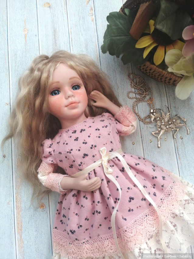 Модный приговор для фарфоровой куклы