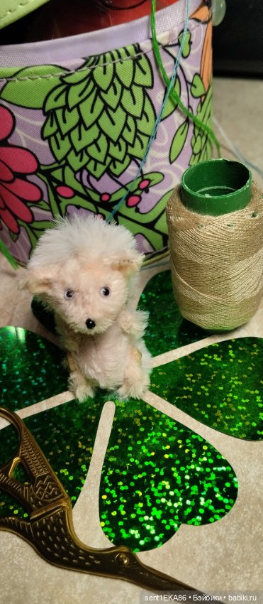 Белый ёжик — Авторские игрушки из разных материалов: синельная проволока (фото 4)