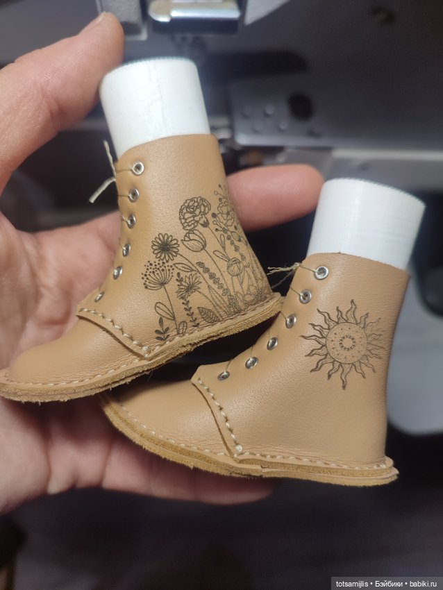 Гравировка на обуви для кукол (фото 6)