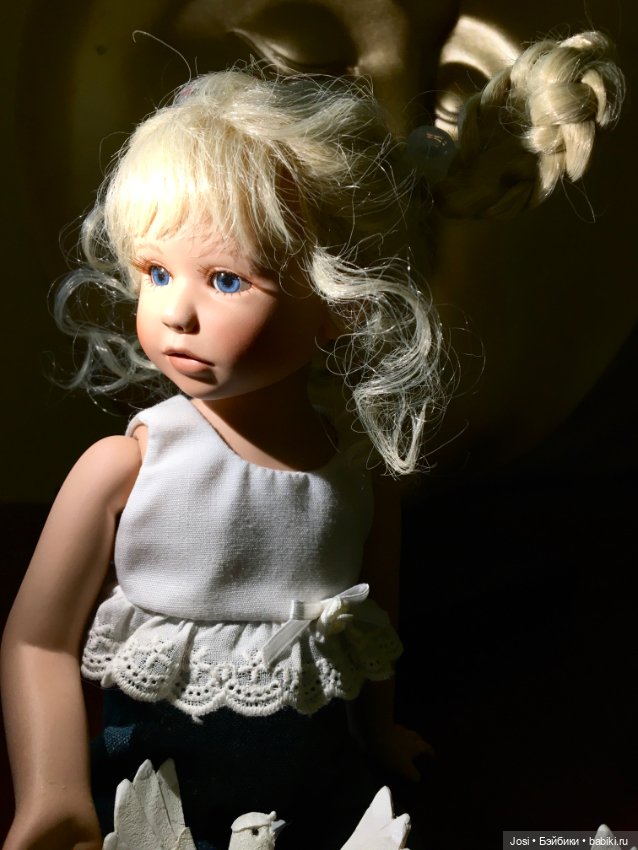 Красавица Lea с голубками от Gabriele Muller 2008