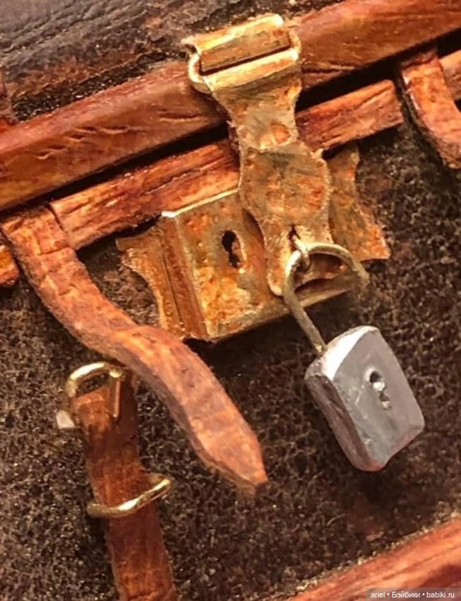 Реалистичные чемоданы и сундуки от Дэвида Эванса (фото 4)