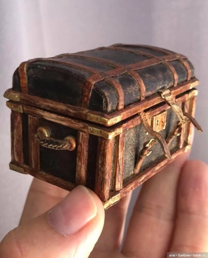 Реалистичные чемоданы и сундуки от Дэвида Эванса (фото 3)