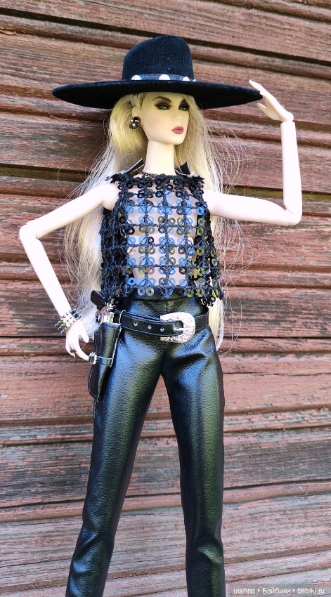 Фотосессия с оружием — Куклы Integrity Toys (Интегрити): Poppy Parker (фото 6)