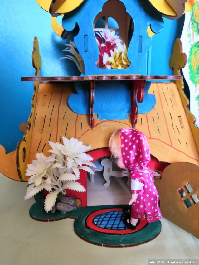 Машуля - малышка — Куклы Маша и Медведь (Simba): Маша в кармашке (фото 4)