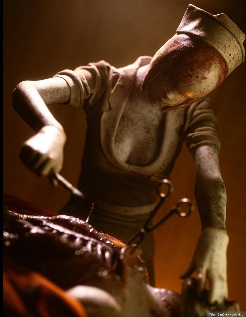 Старшая медсестра в масштабе 1/6 от IconiQ Studios (фото 6)