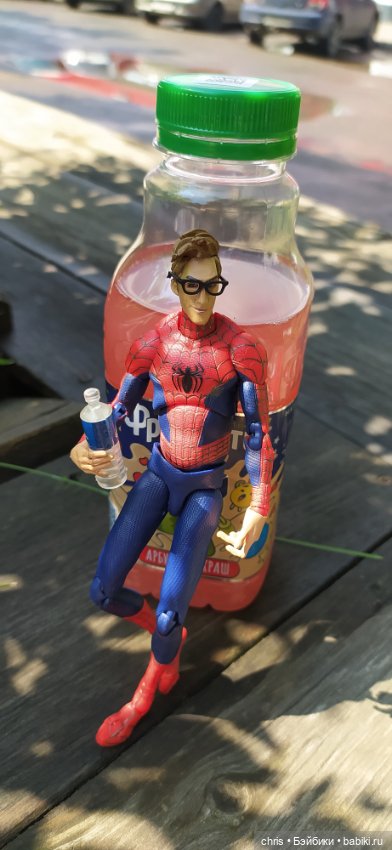 Парни на прогулке ( Экшен фигурки Spiderverse) (фото 2)