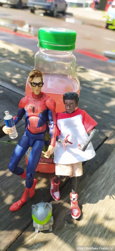 Парни на прогулке ( Экшен фигурки Spiderverse) (фото 4)