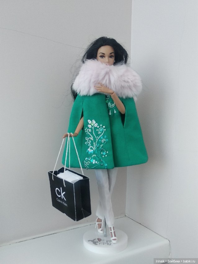 Тепло ль тебе, девица, в пальто без рукавов (фото 2)