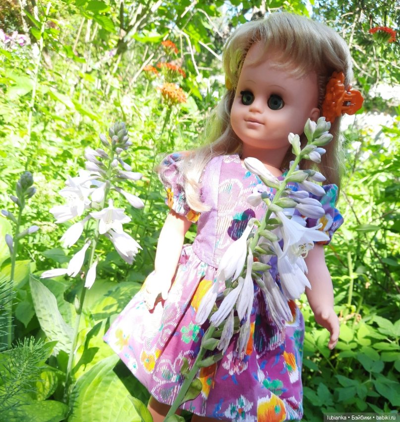 Аурелия знакомится с садом (фото 7)