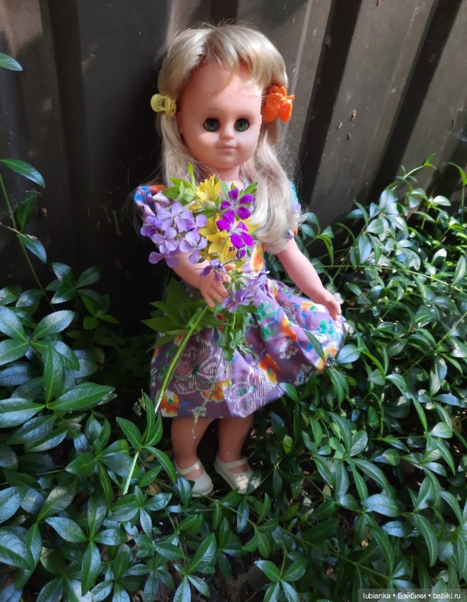 Аурелия знакомится с садом