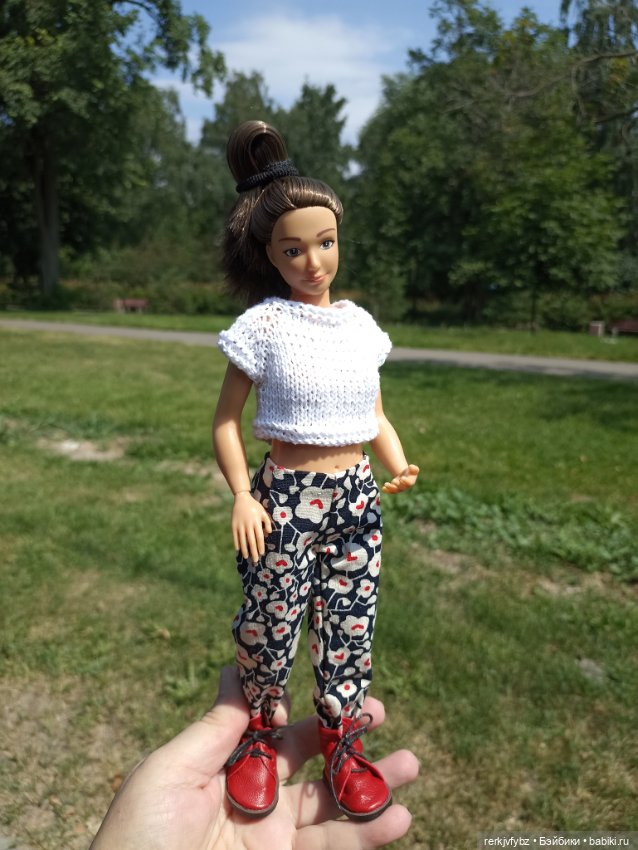 Энни на прогулке — Аналоги Барби и куклы 1/6: клоны 90